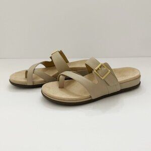 Vionic Carmela Thongs Sandals Oatmeal Beige Leather Women's Size 10M NWOB